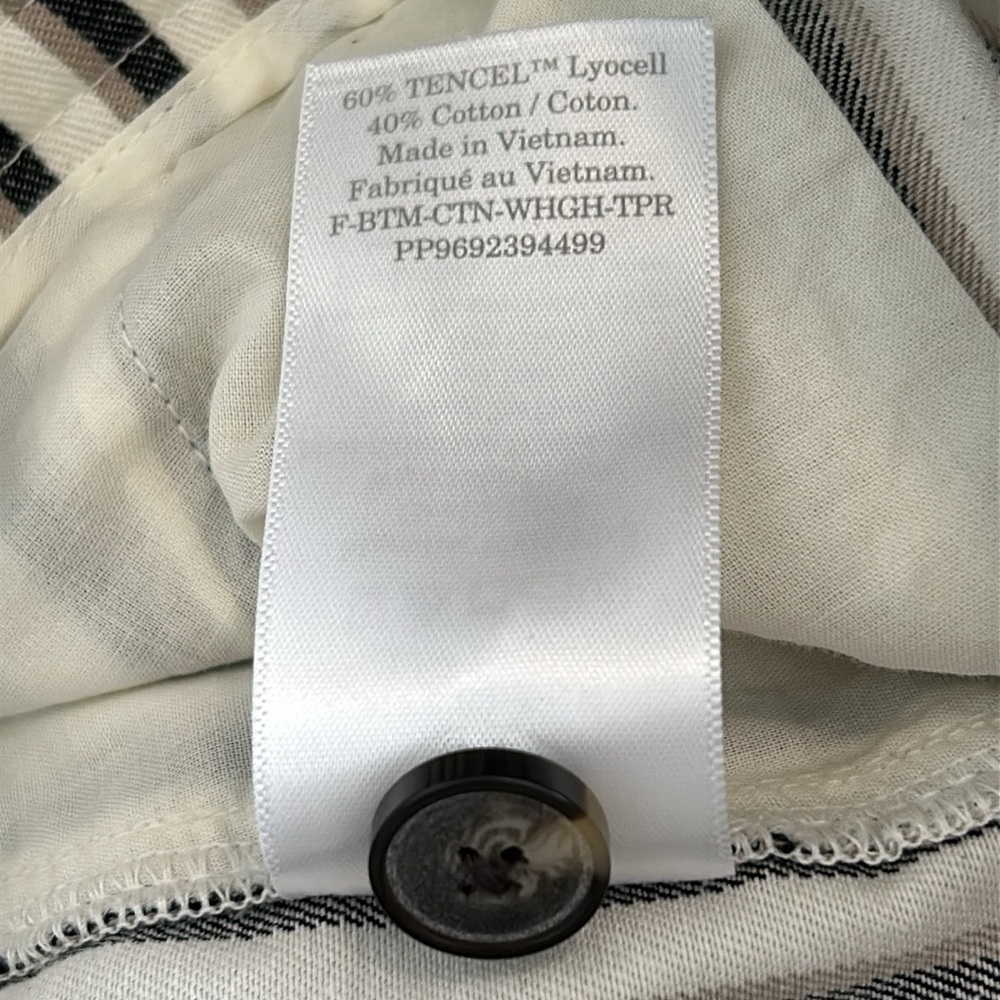 Everlane Black and White Striped Cropped Pants - Picture 10 of 10